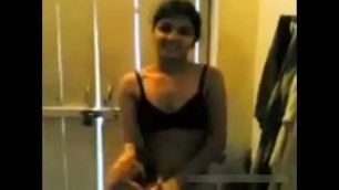 Desi girl showing pussy and removing clothes