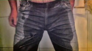 Juub Piss Pee in and over Jeans in Shower