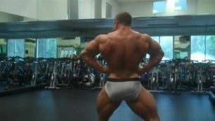 Pro Bodybuilder Brad Rowe Posing