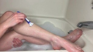 Myra Takes a Bath and Shaves her Legs. - ASMR