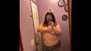 BBW BATHROOM SHOW OFF TIT PLAY