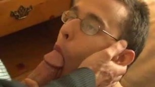 Str8 with Glasses suck this first dick